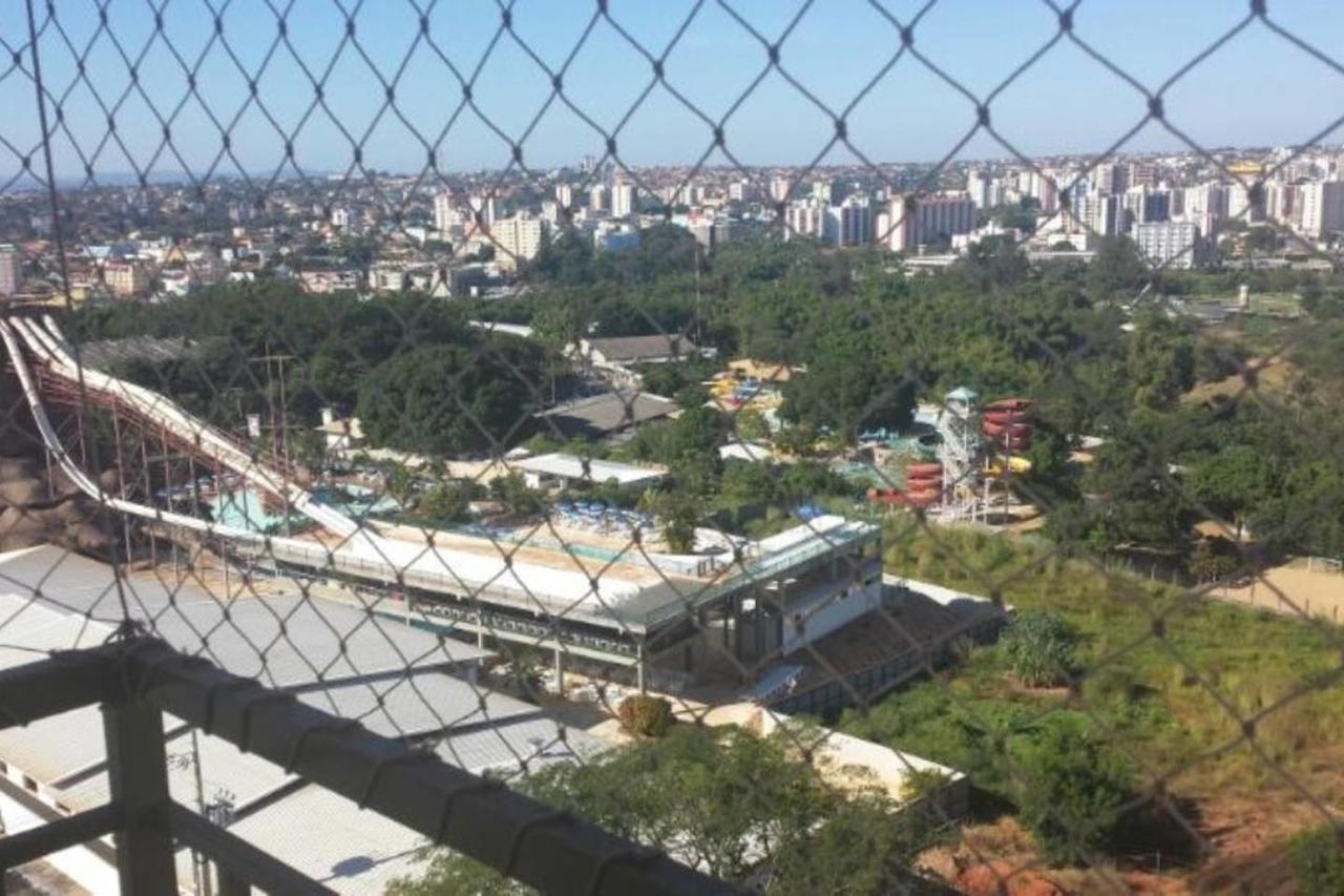Diroma Exclusive - Piscinas Termais 24 Horas, Sauna, Copa Da Mamae, Limpeza Diaria, Estacionamento Gratis! Caldas Novas Bagian luar foto
